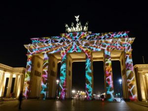 Lichtprojektionen auch am Brandenburger Tor.