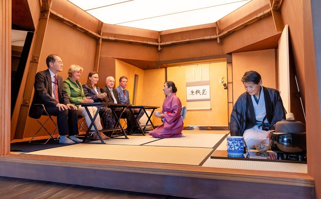 Das Teehaus wurde anlässlich des 160. Jahrestages der deutsch-japanischen Freundschaft eröffnet.