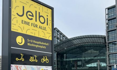 Der neue Jelbi-Punkt für Zweiräder sorgt für mehr Ordnung auf dem Washingtonplatz am Hauptbahnhof Foto: BVG/Celina Schneider