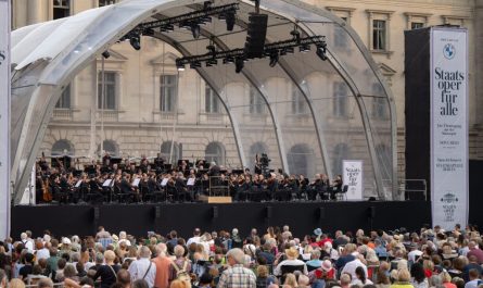 Staatsoper für alle auf dem Bebelplatz. Foto: Peter Adamik