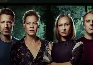 Was geschieht um 2:22 Uhr? Von li.: Max von Pufendorf, Jessica Ginkel, Alina Levshin und Stefan Rudolf Foto: Michael Petersohn Grafik: Florian Dengler