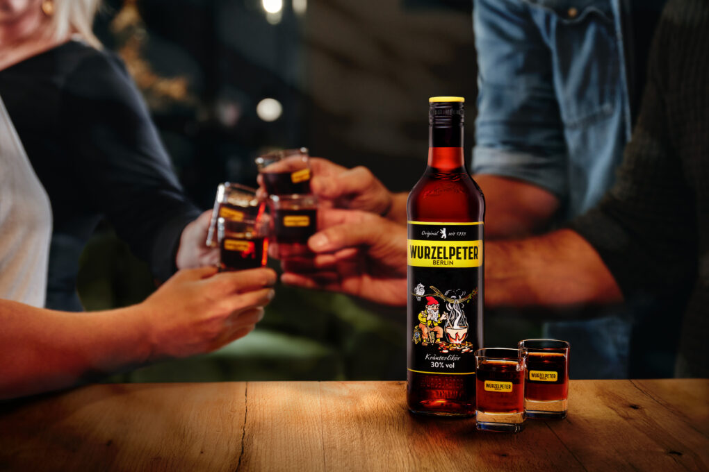 Wurzelpeter Berlin – der Kräuterlikör, der garantiert die Runde macht.