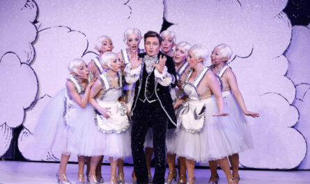 Die Mondelfen und Tobias Bonn © Barbara Braun / TIPI AM KANZLERAMT