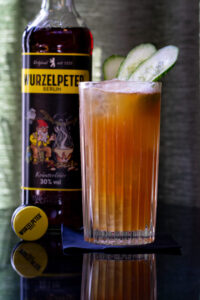 Als „Mule“ mit Ginger Beer gemixt, entfalten sich seine komplexen Kräuternoten überraschend frisch und aromatisch.